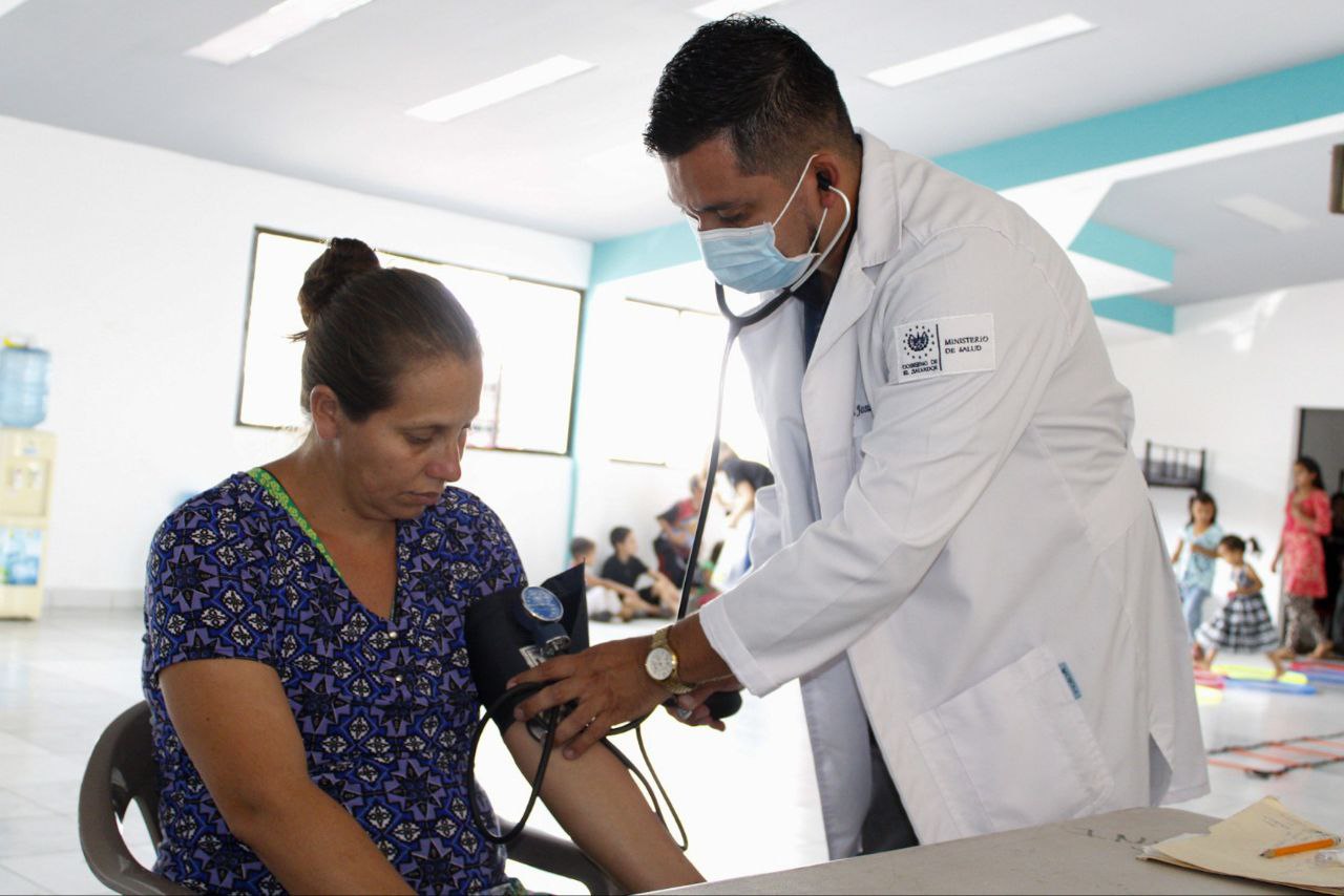 Garantizan atención médica a albergados por Julia en Usulután garantizan-atencion-medica-a-albergados-por-julia-en-usulutan